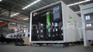 Высокомощный оптоволоконный лазерный станок в защитной кабине XTC-1560G/20000 Raycus