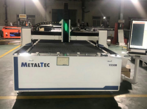 Оптоволоконный лазерный станок для резки металла MetalTec 1530B (1500W)