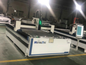 Оптоволоконный лазерный станок для резки металла MetalTec 1530B (1500W)