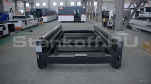 Высокомощный оптоволоконный лазерный станок в защитной кабине XTC-1560G/20000 Raycus