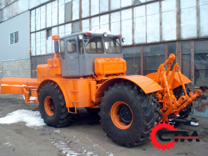 Трактор Кировец К-701 с передним отвалом