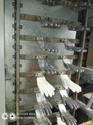 Установку нанесения латекса на рабочую перчатку Л2ЛО - 250-3