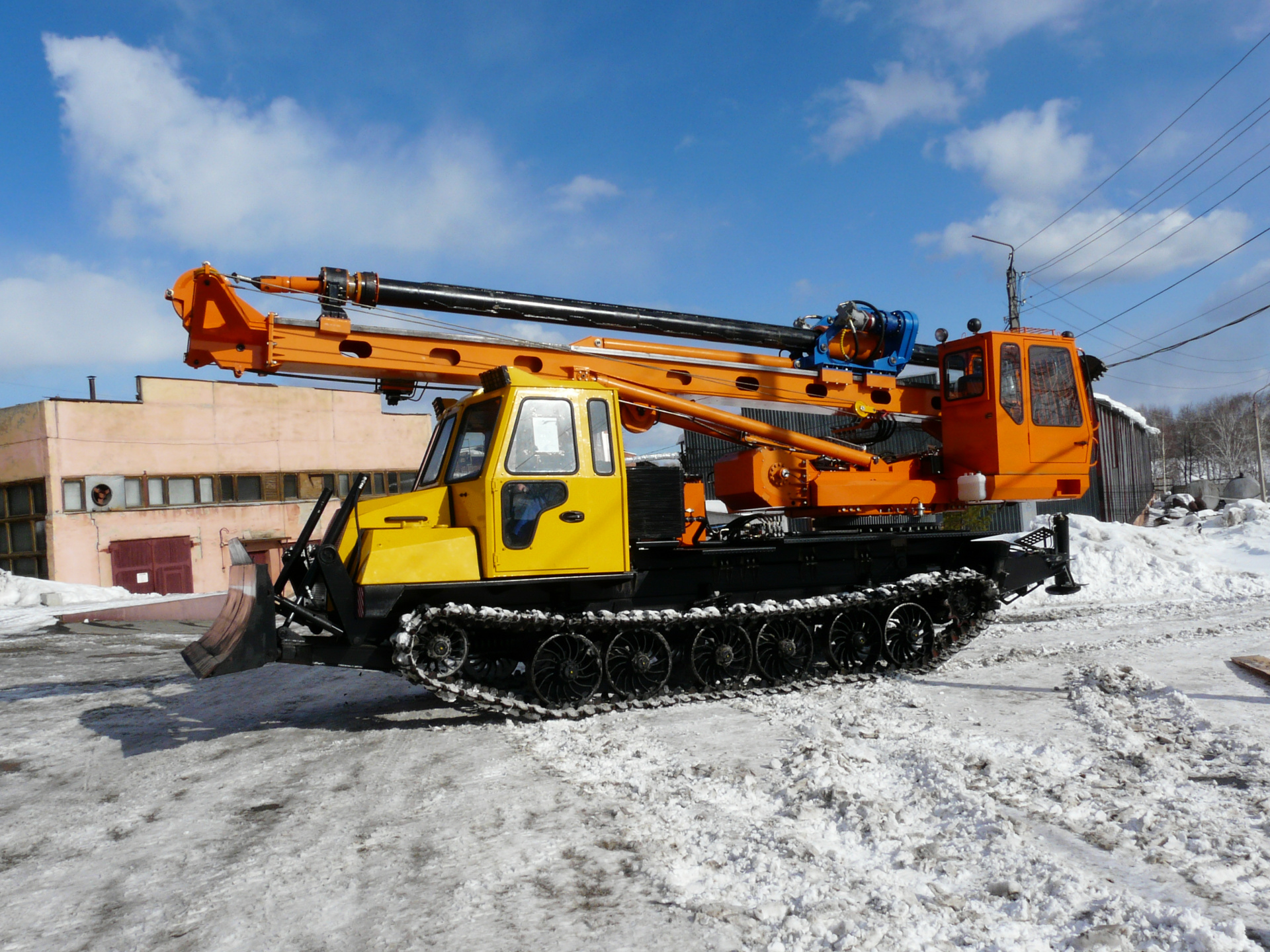 Буровая бм. Машина бурильная БМ-831м. БКМ 831. Бурильно-крановая машина БКМ-318-01. БМ 831 ТТ-4м.