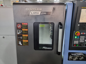 Токарно станок с ЧПУ Doosan Lynx 220LC