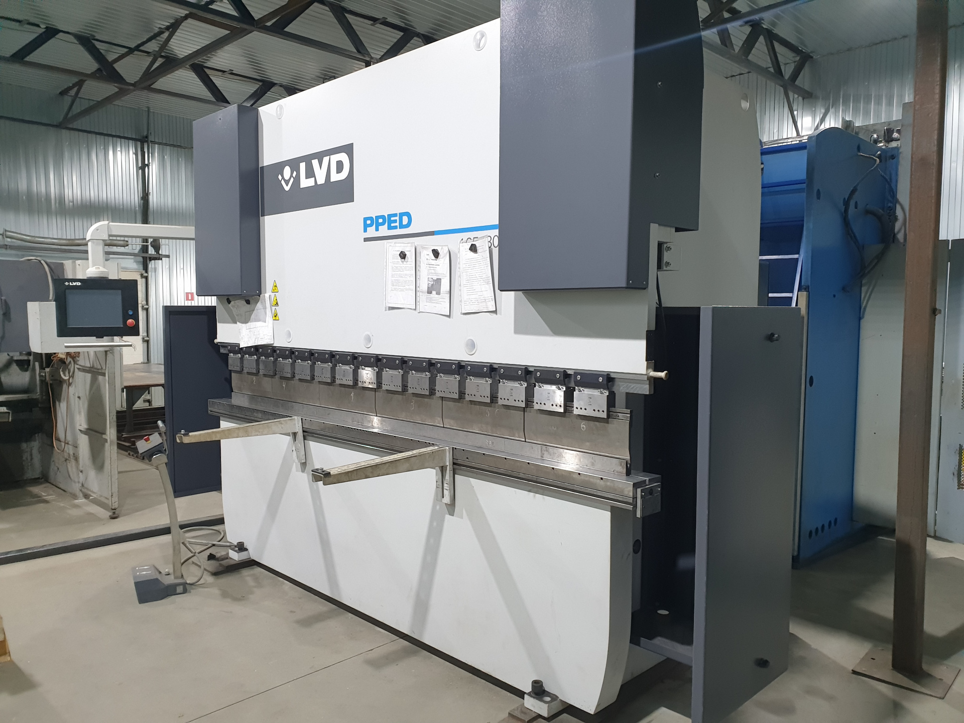 LVD PPED 165 / 30 пресс листогибочный (листогиб) с ЧПУ 6 осей 2021г.в ...