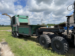 Щепоруб дробилка древесины мобильная Jenz AZ 660 Германия, мобильная щепоруб-дробилка Jenz, рубительная машина Jenz