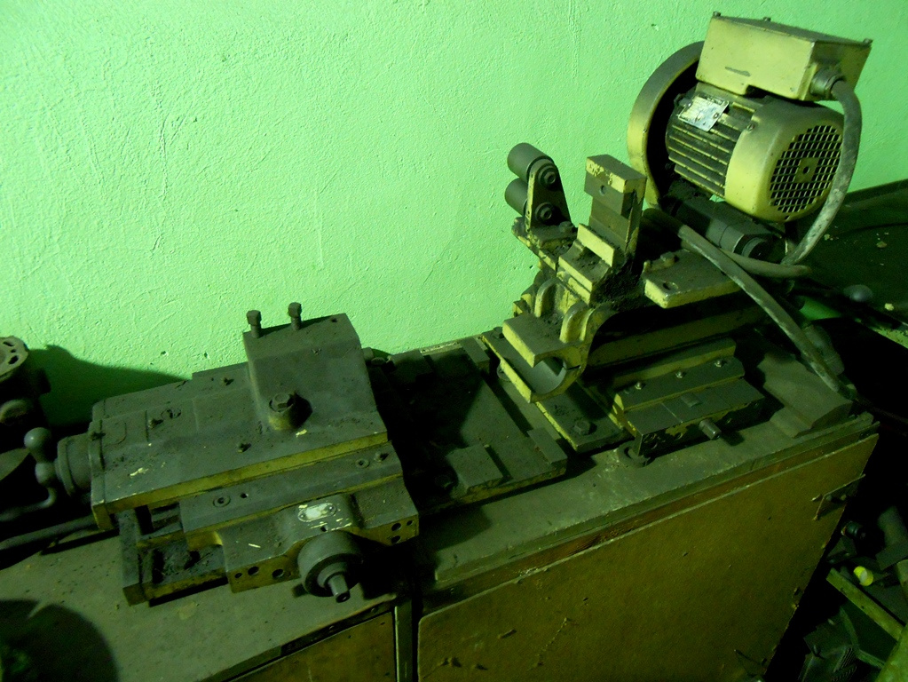 Затыловочный станок. Dh 250. Дм-250 токарно затыловочный. Dh250 станок. Станок 1м165.