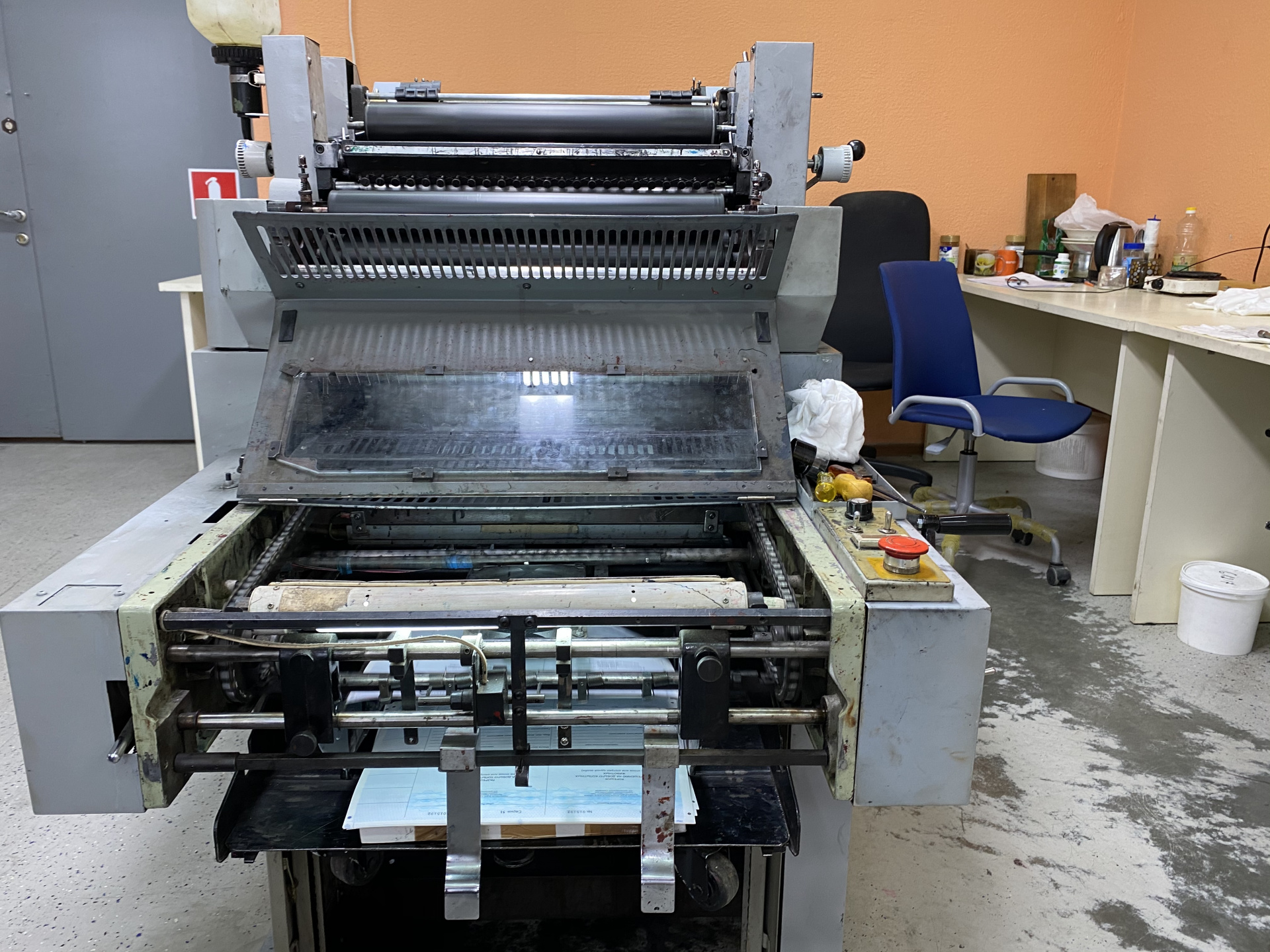 Шинохара печатная машина. Двухкрасочная офсетная печатная машина heidelberg. Adast печатные машины. Печатные машины бу. Б/у оборудование.