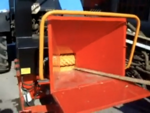 Дереводробилка щепорез навесная на трактор