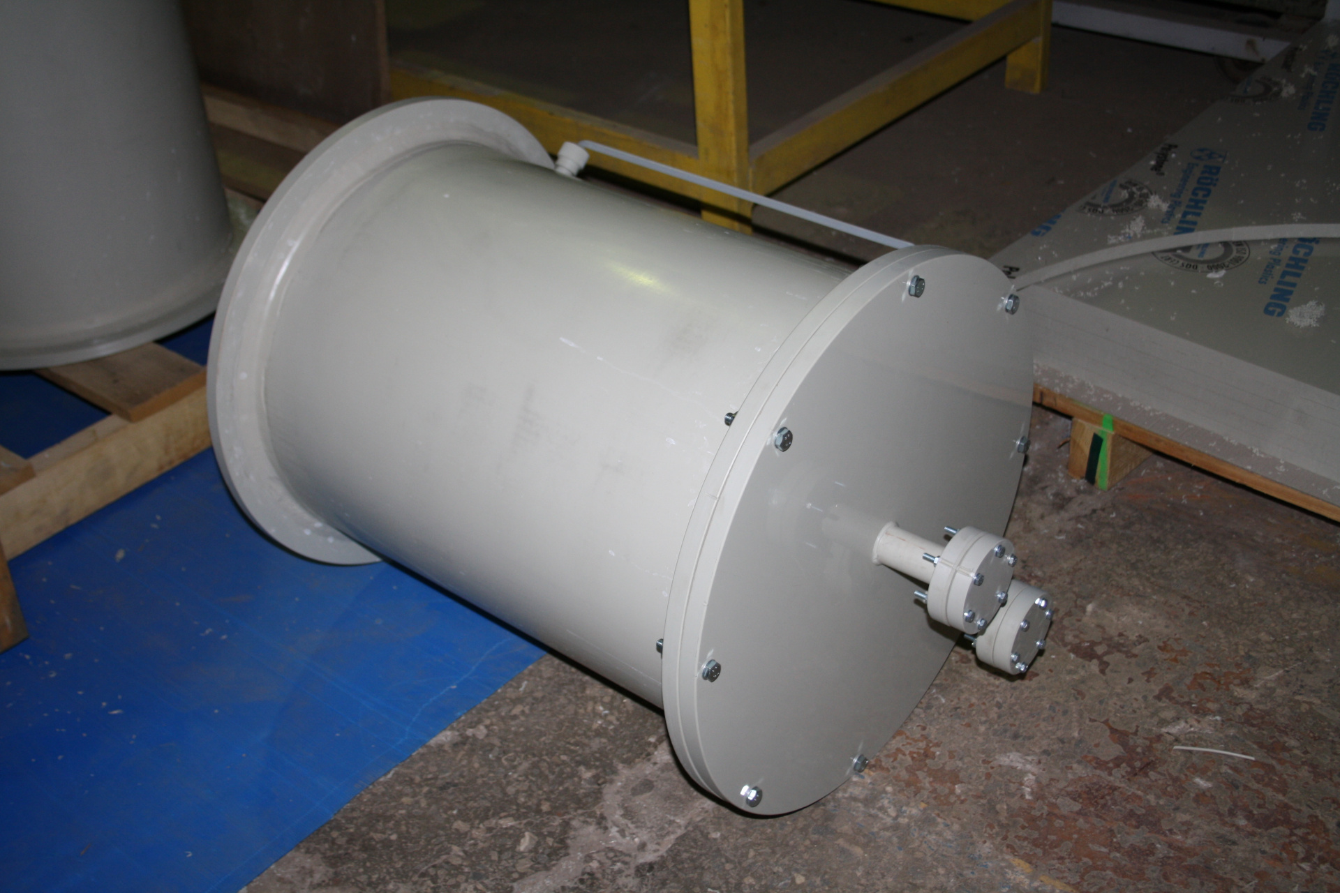 Емкость вертикальная цилиндрическая 100 л купить в Санкт-Петербурге по ...