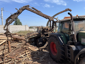 Щепоруб дробилка мобильная JENZ HEM 560 + трактор Fendt 926 Vario, рубительная машина JENZ HEM 560 + трактор Fendt 926 Vario