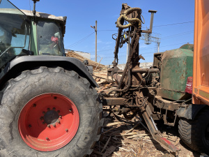 Щепоруб дробилка мобильная JENZ HEM 560 + трактор Fendt 926 Vario, рубительная машина JENZ HEM 560 + трактор Fendt 926 Vario