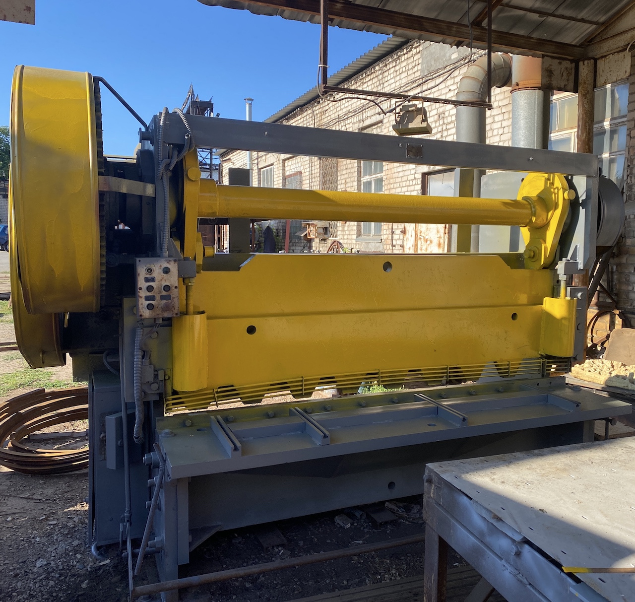 ножницы гильотинные нг-6,3-2000. гильотинные ножницы нг-18. гильотинные ножницы нг250. ножницы гильотинные мнг-16 16*2000. нк-16 ножницы гильотинные.