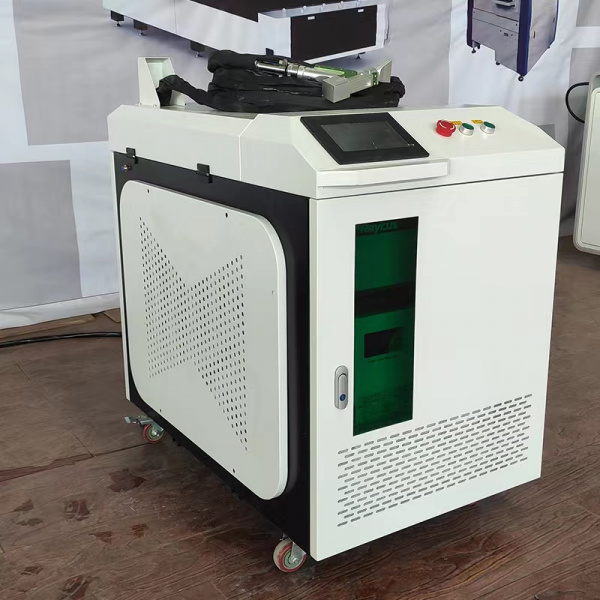 Сварочный лазерный оптоволоконный аппарат 2000w в Наличии