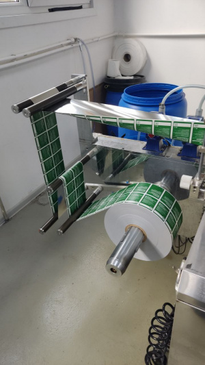 VPD250-D Пневмоэлектрическая производственная линия для производства и упаковки влажных салфеток саше