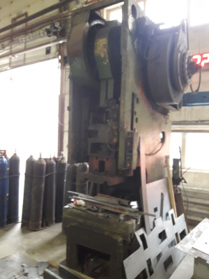 пресс кривошипный усилием 160 тонн модель КВ2132