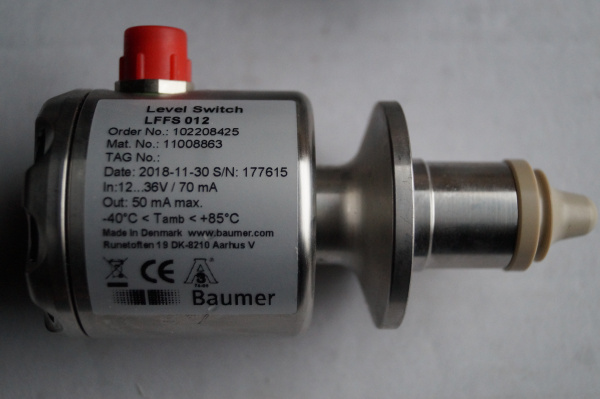 Емкостно-частотный сигнализатор уровня Baumer CleverLevel LFFS-012