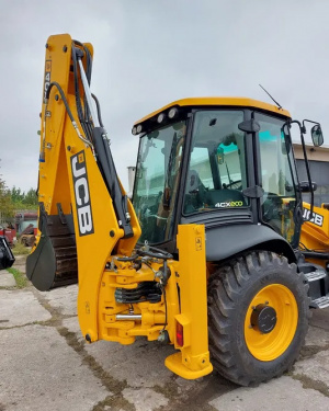 Экскаватор-погрузчик JCB 4CX