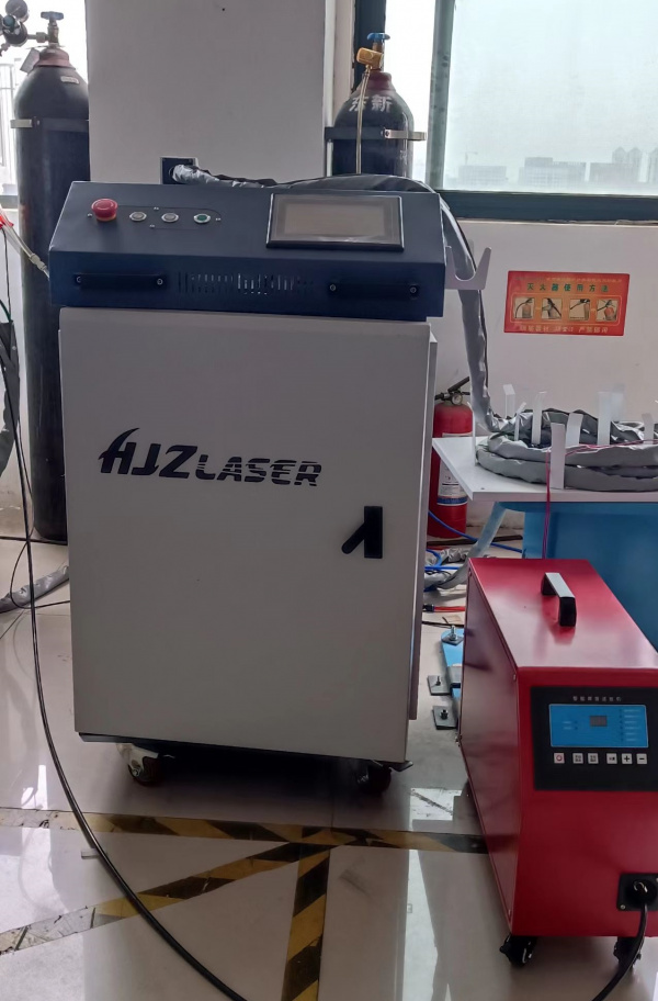 Аппарат лазерной сварки металлов ручной Ospri HJZ-SCS 1000W
