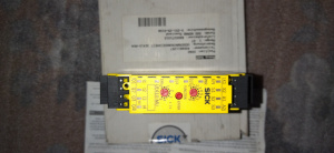 Контроллер безопасности/реле безопасности SICK UE410-MU4T5