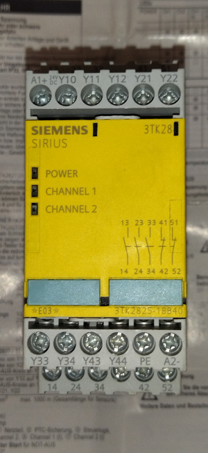 Реле безопасности Siemens Sirius 3TK2825-1BB40;