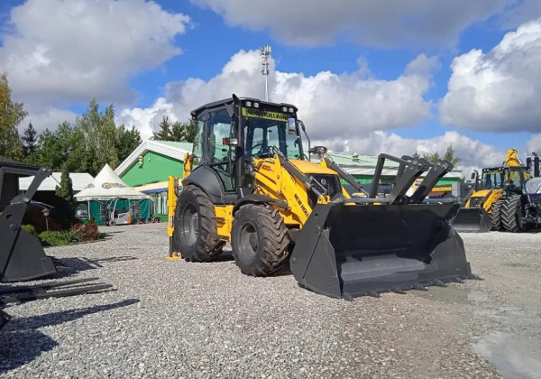 Экскаватор-погрузчик New Holland B100D