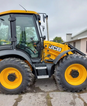 Экскаватор-погрузчик JCB 4CX