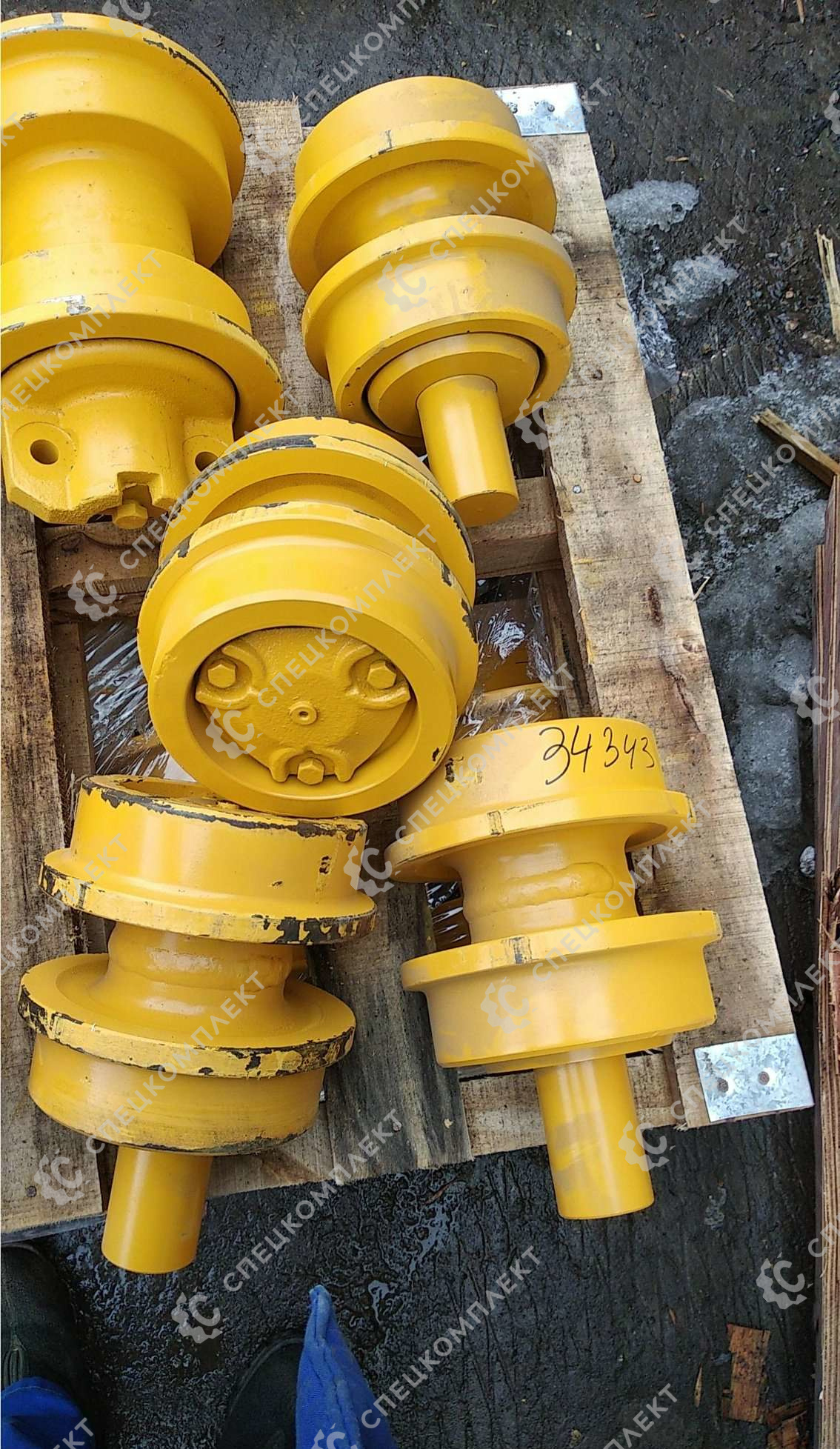 Каток поддерживающий СК-34343 для бульдозеров Komatsu D65A-8 купить в ...