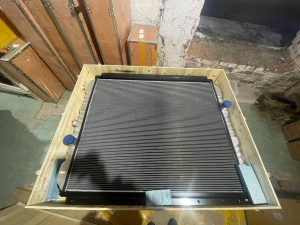 Радиатор охлаждения водяной 4649913 Hitachi