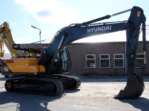 Гусеничный экскаватор Hyundai R210 Smart Plus