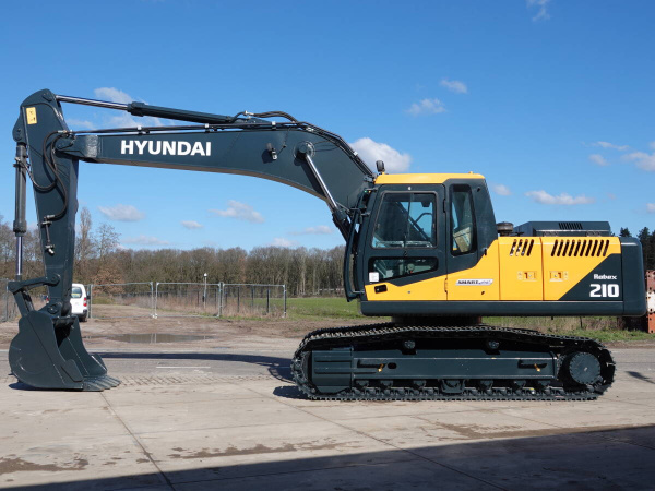 Гусеничный экскаватор Hyundai R210 Smart Plus