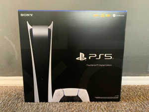 Sony PS 5 PlayStation Console Digital Edition brand new