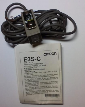 E3S-CD11 OMRON Япония Оптический датчик отражения до 700 мм