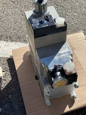Мультиблок Dungs MB-DLE B01 S50 одноступенчатый принцип действия, совместное управление клапанами - MB-DLE 420 B01 S50