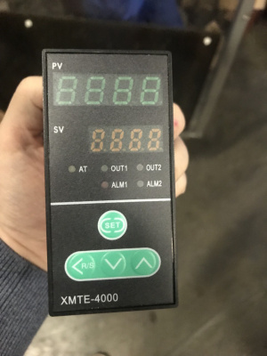 Цифровой контроллер температуры XMTE 400