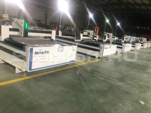 Оптоволоконный лазерный станок для резки металла MetalTec 1530B/1500 Maxphotonics