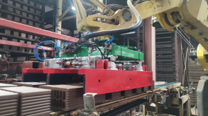 Параллельный захват на промышленный робот для перемещения пачек кирпича