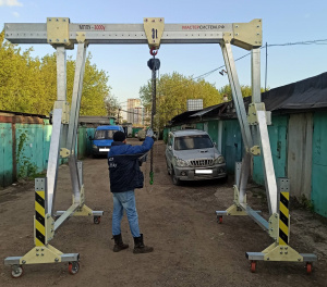 «МППУ-3000у» (Мобильное Подъёмно-перегрузочного устройства) грузоподъёмностью 3 тонны