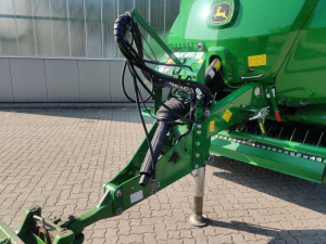 Пресс-подборщик тюковый John Deere L 1533