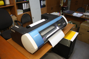 Настольный струйный экосольвентный принтер/каттер