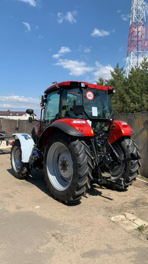 Колесный трактор Case IH FARMALL 100C