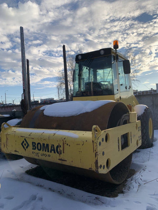 Грунтовый каток Bomag BW 211 D-40