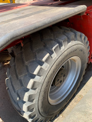 Телескопический погрузчик MANITOU MRT 3050