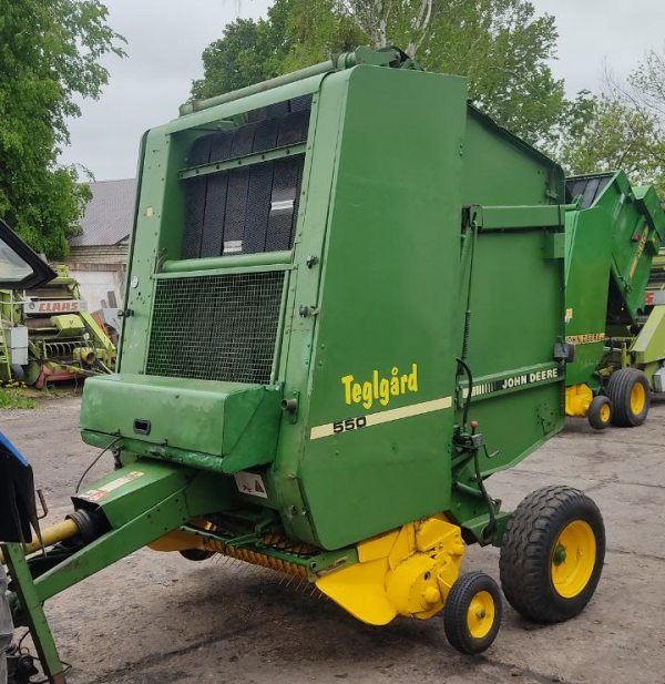 Пресс подборщик John Deere 550 (пресс Джон Дир)