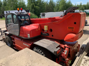 Телескопический погрузчик MANITOU MRT 3050