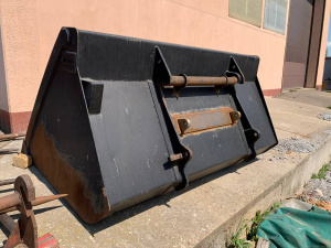 Телескопический погрузчик MANITOU MRT 3050