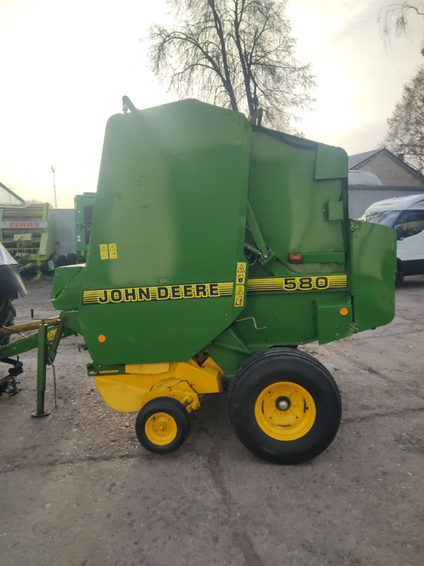 Пресс подборщик John Deere 580 (пресс Джон Дир)