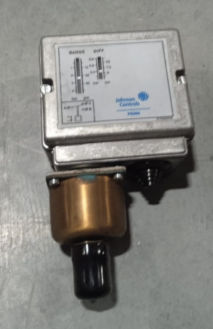 JOHNSON CONTROLS P77AAA-9351 Реле давления