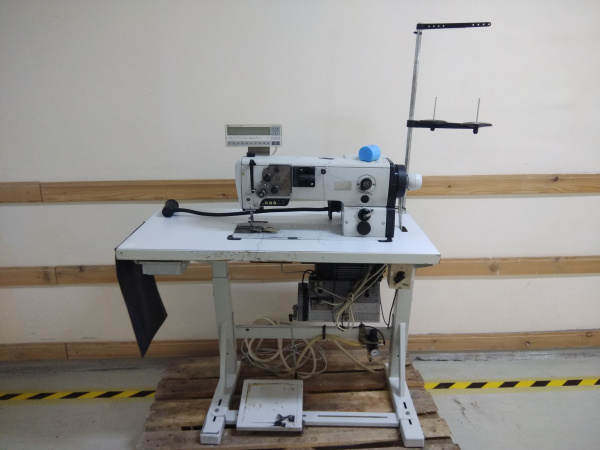 Одноигольная швейная машина для средних и тяжелых тканей DürkoppAdler 367