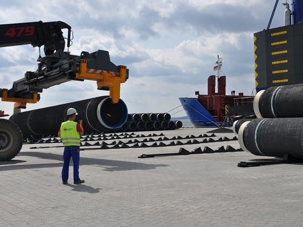 Pipe handling